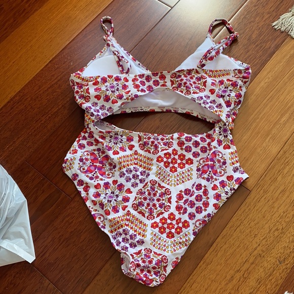 PATTERN ONE PIECE - Picture 2 of 3